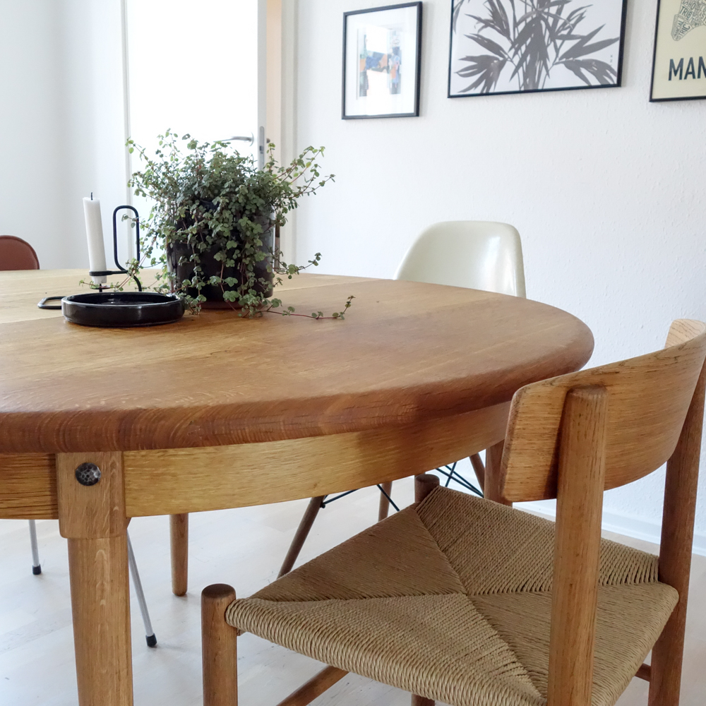 Renovering af et rundt spisebord med hjælp fra ataman træværk ... Rundt spisebord sælges